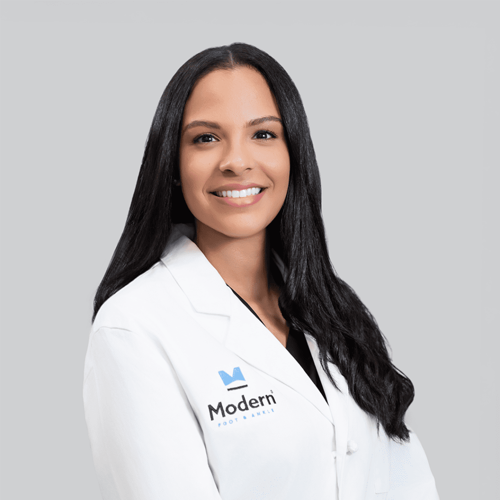 Portrait of Dr. Elaine Felix, a Board Certified, female Podiatrist in Orlando, Florida, specializing in surgery & limb salvage.